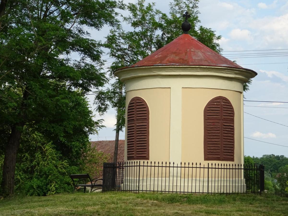 Koppany Vendeghaz * Adand